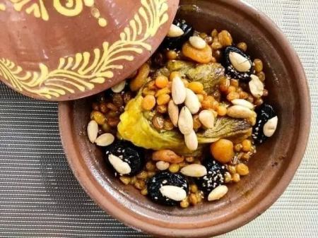 طريقة تحضير طبق “طاجين الحلو” الجزائري